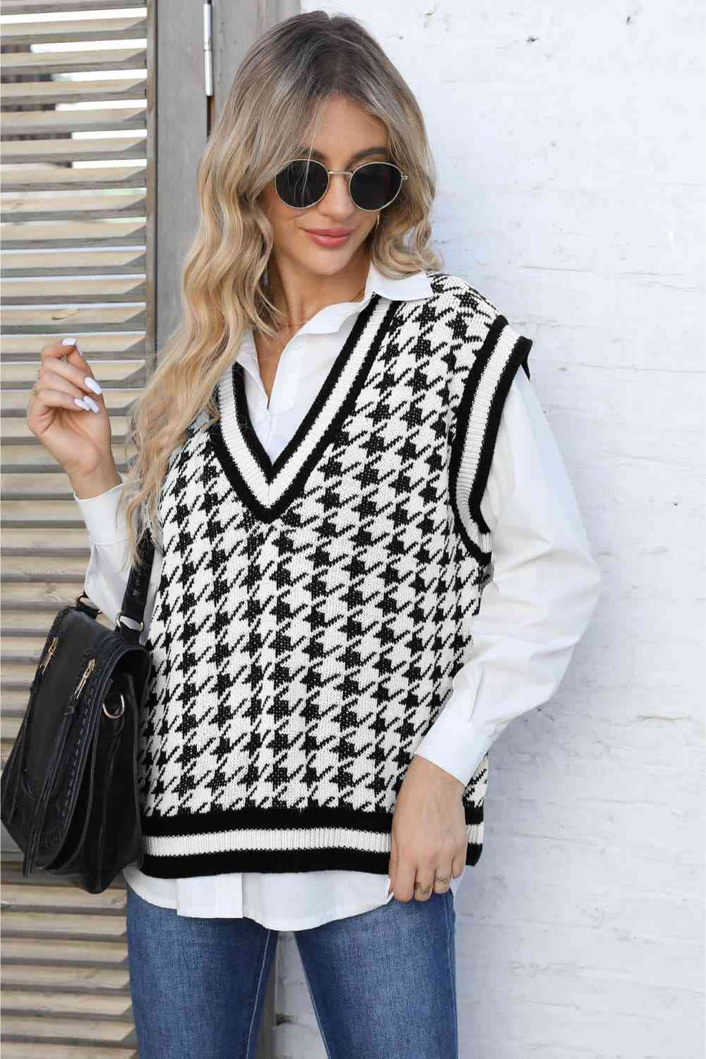 Houndstooth V-Neck Sleeveless Sweater